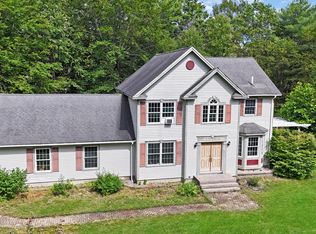 17 Canterbury Ct, Springvale, ME 04083