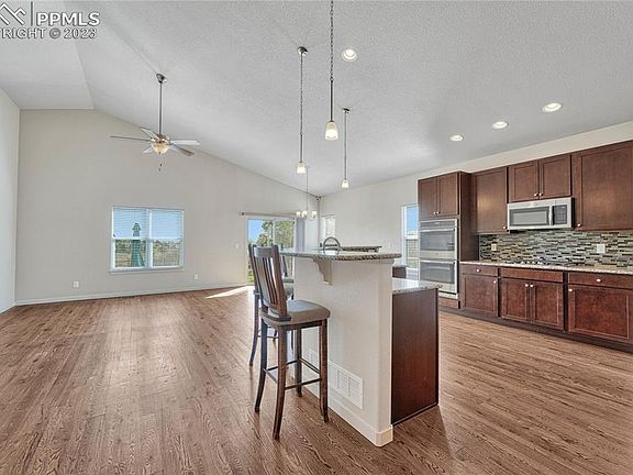 4th image of 1705 Sandy Shore Ln