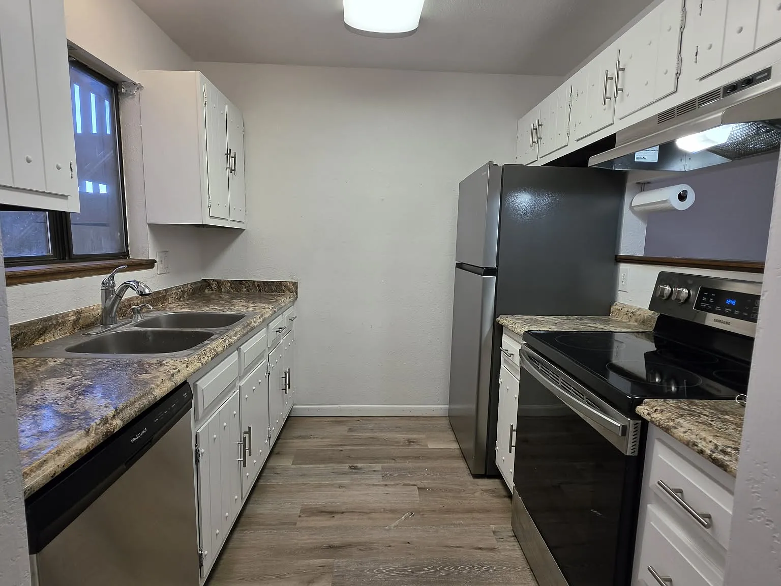 125 Franklin Ave — Photo 3