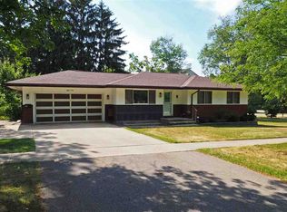 802 West St, Boyne City, MI 49712