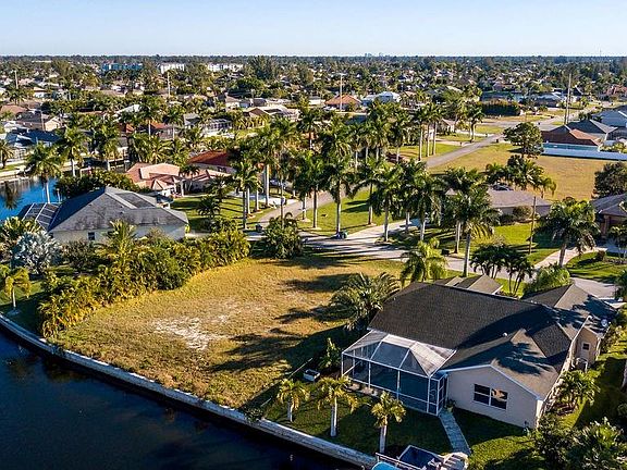3rd image of 4110 SW 21st Pl