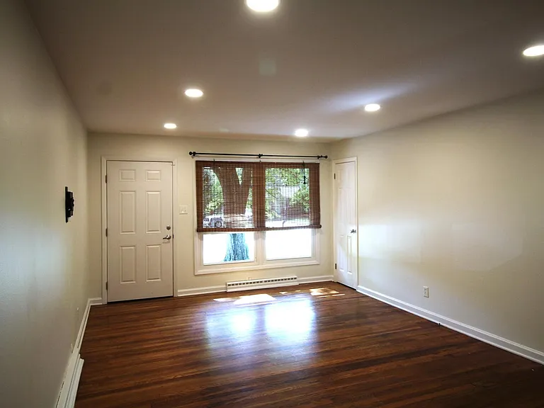 2904 Shamrock Dr — Photo 7