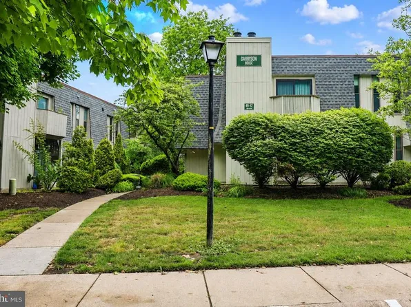 25 S Church Rd Unit 52, Maple Shade, NJ 08052