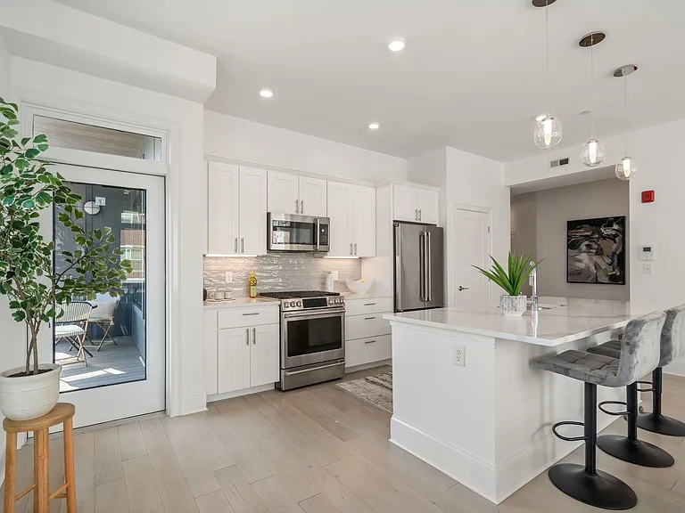 The Brook Luxury Apartments of Cambridge — Photo 4