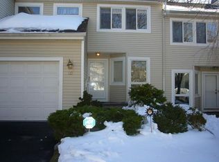 110 Winchester Dr, Yonkers, NY 10710