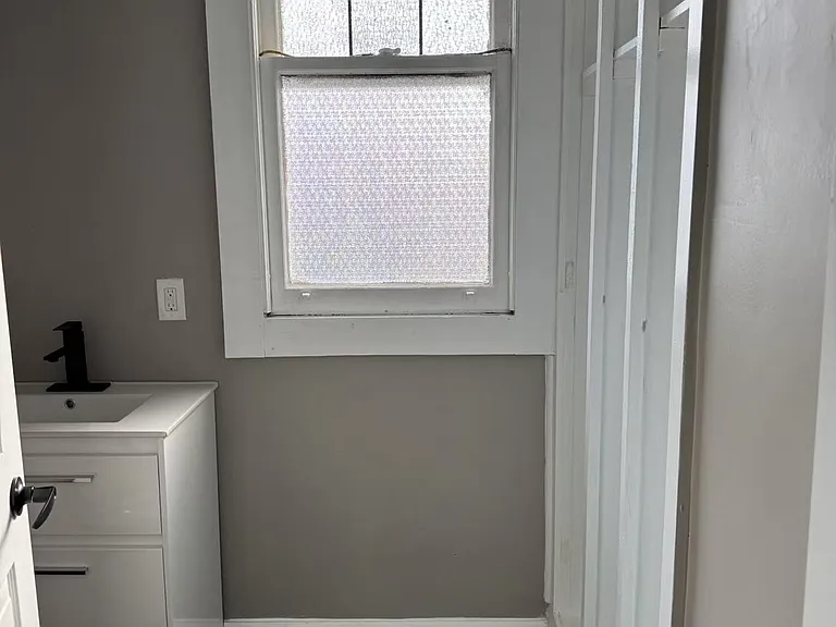 747 Clinton Springs Ave — Photo 12