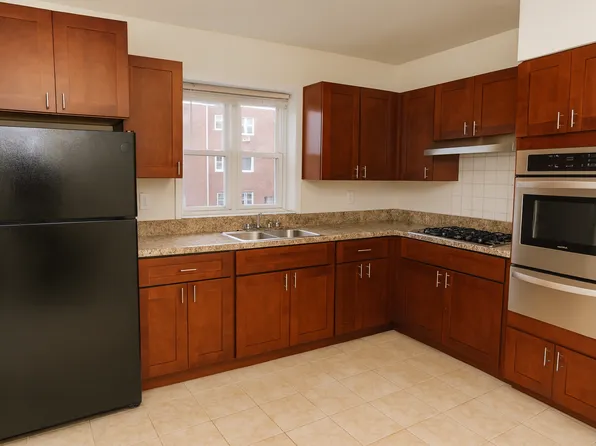 995 Warwick Street image 7 of 16