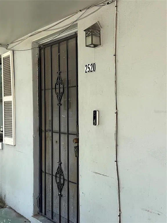 3 bed, 2.0 bath, 1085 sqft, $2,000 — Photo 2