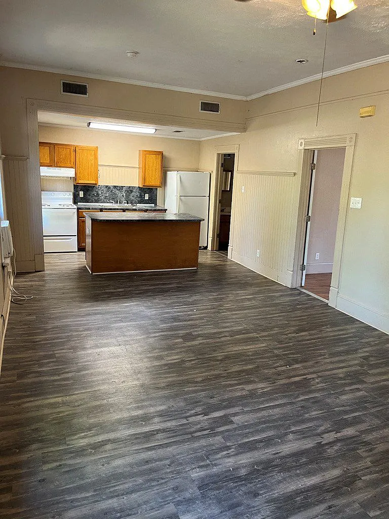 2 bed, 1000 sqft, $850 — Photo 4
