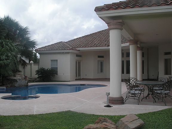 2nd image of 2209 La Condesa