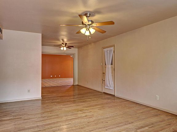 4th image of 920 Lees Dr
