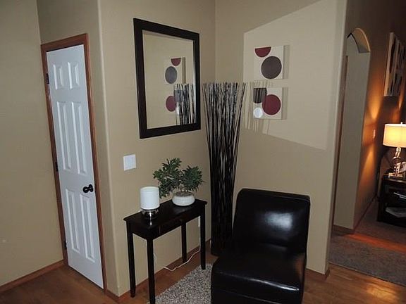 2nd image of 3107 S Lloyd Ln