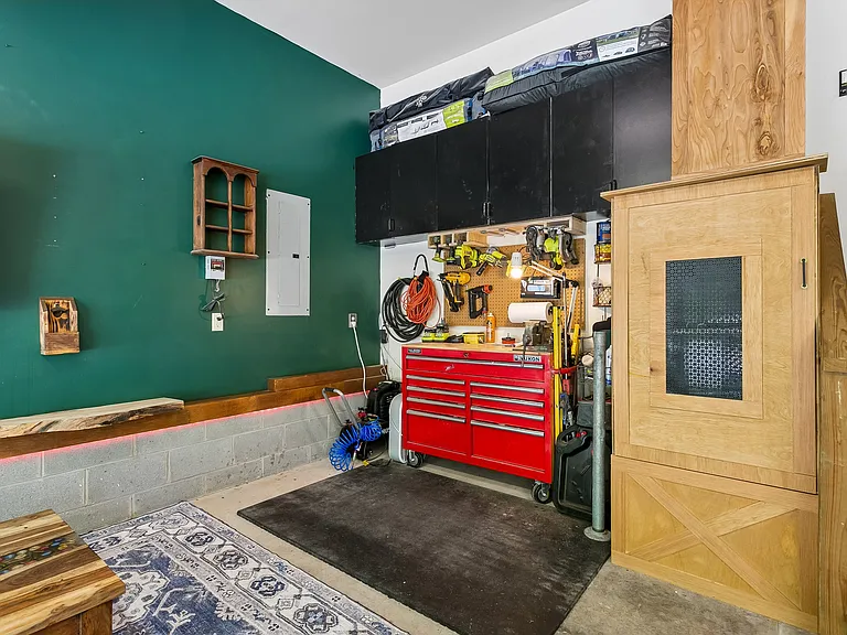 7976 Laura Ann Ln — Photo 39