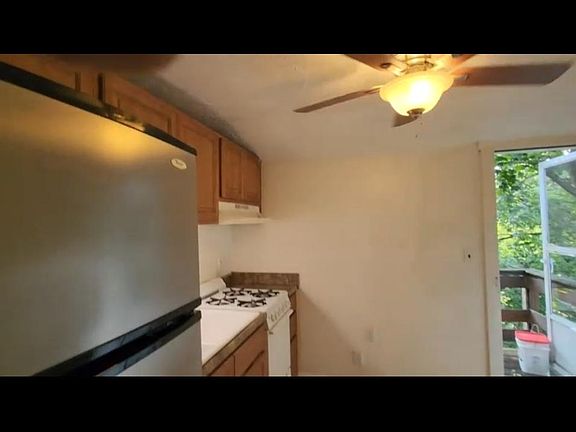 4th image of 206 University Dr Floor 3