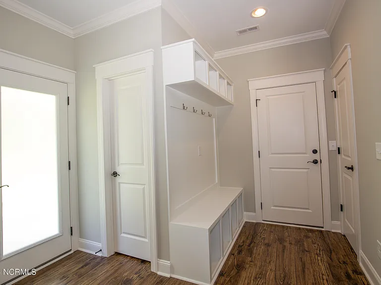 1021 Juniper Lake Rd — Photo 15