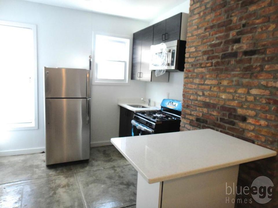 1st image of 221 Howard Ave APT 2R