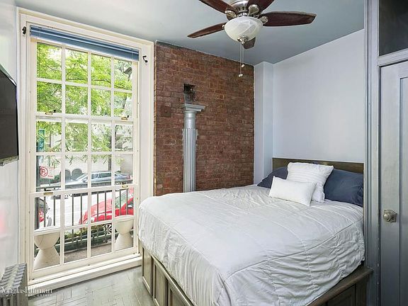4th image of 517 E 77th St APT 1P