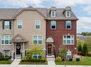 2909 Hartwick Dr, Rochester Hills, MI 48307