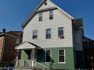 14 Richelieu St #1, Springfield, MA 01105