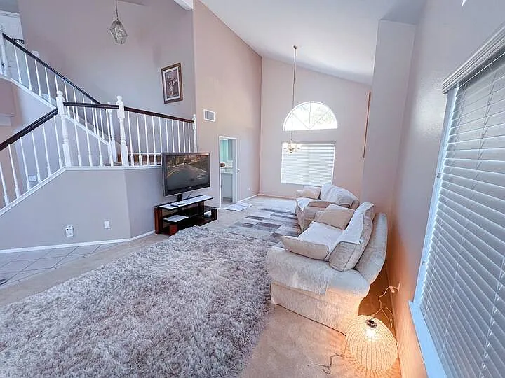 541 Bruin Dr