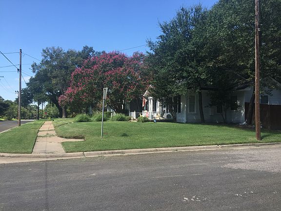 2nd image of 1600 Elmwood Ave