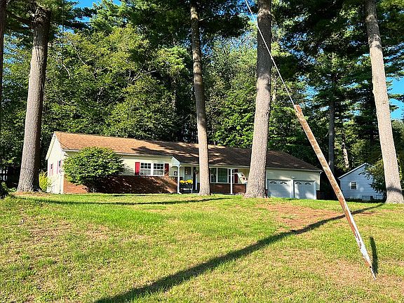 3rd image of 6 Meridian Ln