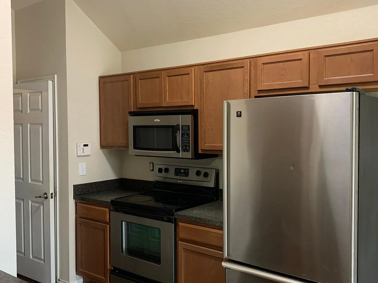 2712 Wakecrest Dr — Photo 3