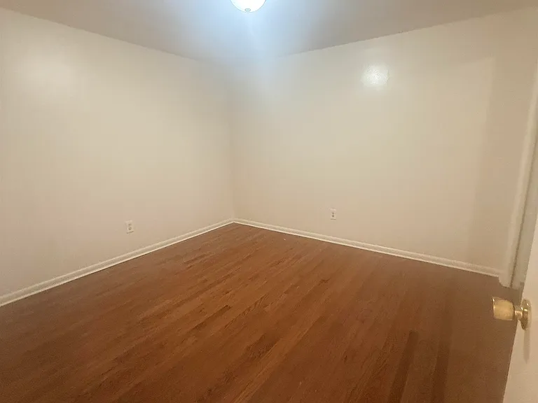 592 Bramhall Ave #1 — Photo 7