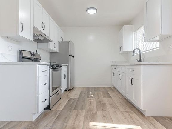 4th image of 4515 August St #9