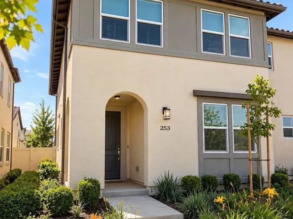 253 Capistrano Dr, Ventura, CA 93004