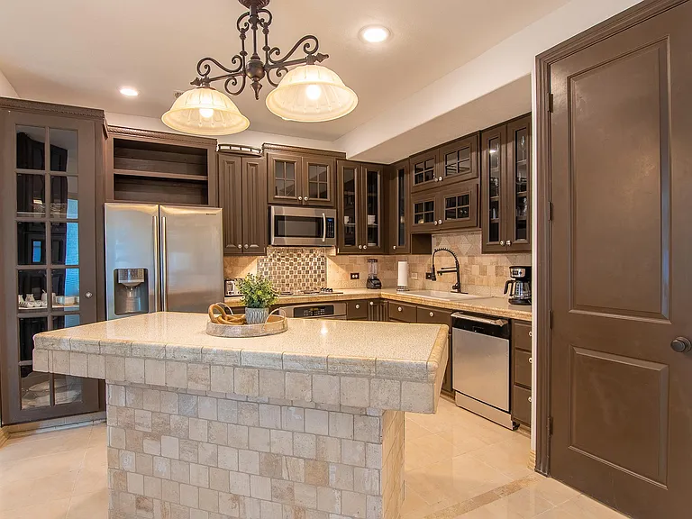 3631 Seguin Dr — Photo 14