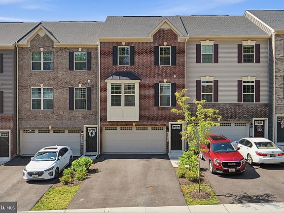 3rd image of 8805 Sybil Ln