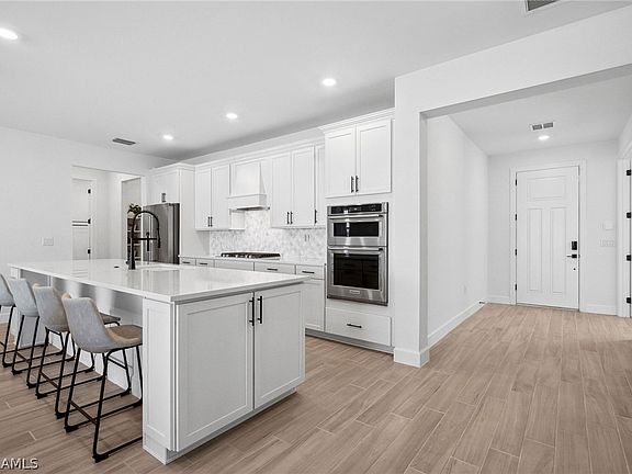 5th image of 16040 Shoreline Dr