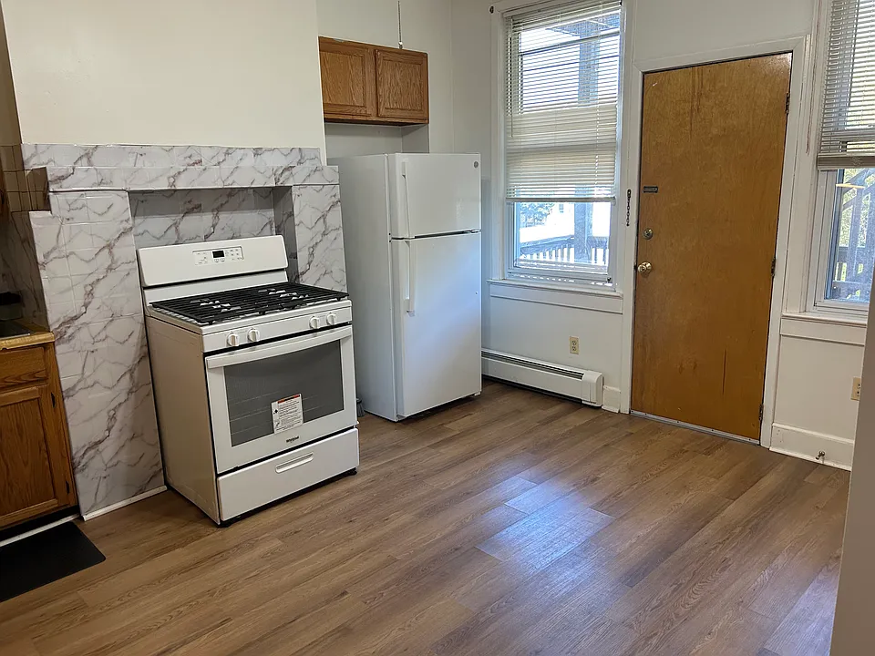 139 Johnston Ave #3