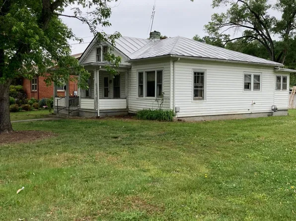 143 W 28th St, Buena Vista, VA 24416