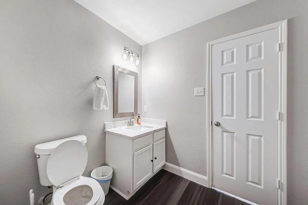 3 bed, 1453 sqft, $2,000 — Photo 2