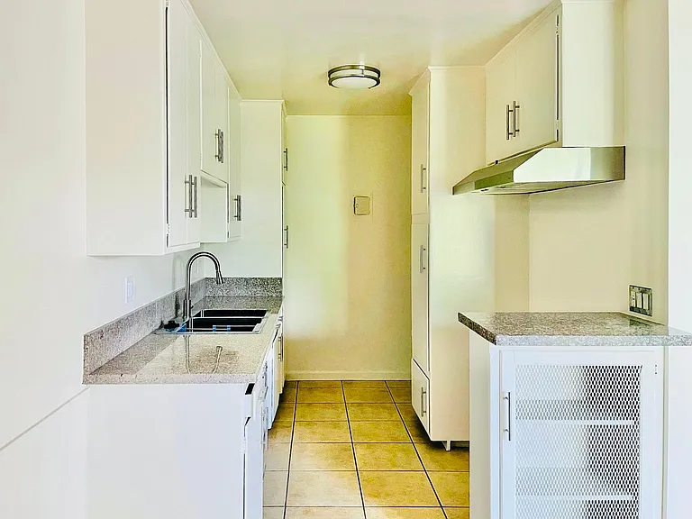 405 N Marengo Ave #11 — Photo 13