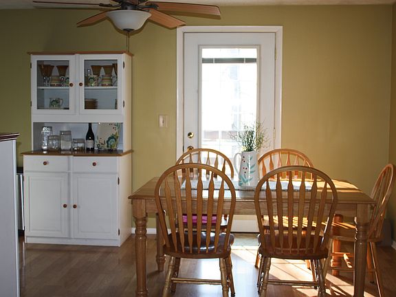 3rd image of 8853 Greenburg Dr