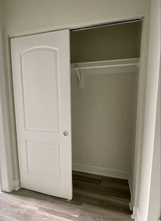 5th image of 3933 N Clarendon Ave APT 610