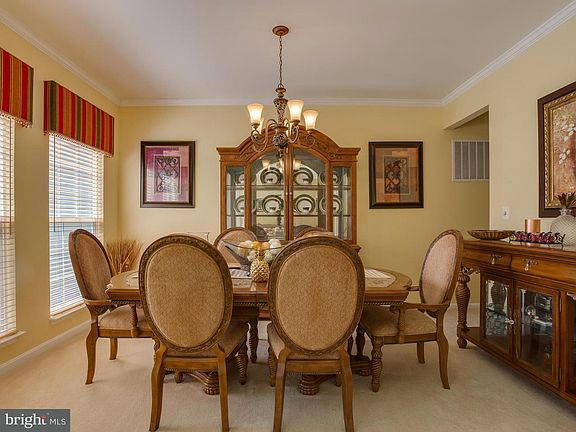 5th image of 15 Sturbridge Ln