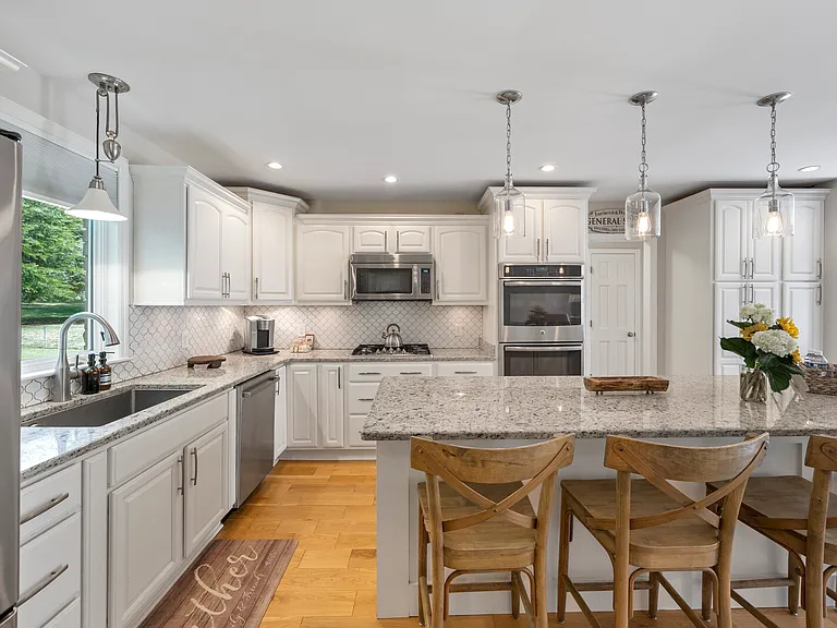 2215 Creekside Ln — Photo 12