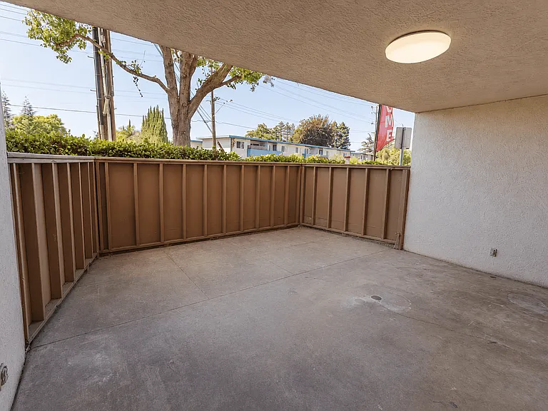 St Moritz Garden Apartments — Photo 12