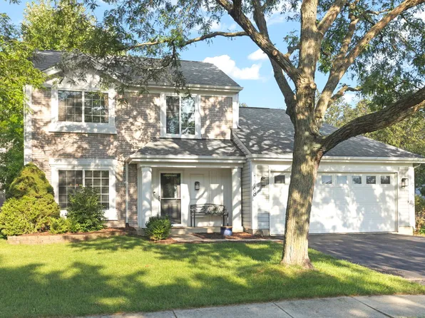 1768 Coach Dr, Naperville, IL 60565