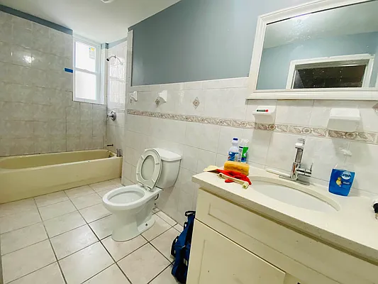 Rented by Blue Egg Realty Corp | media 8