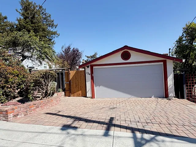 3 bed, 1800 sqft, $6,880 — Photo 1