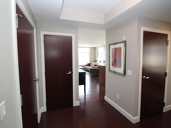 4th image of 845 N High St Unit 403