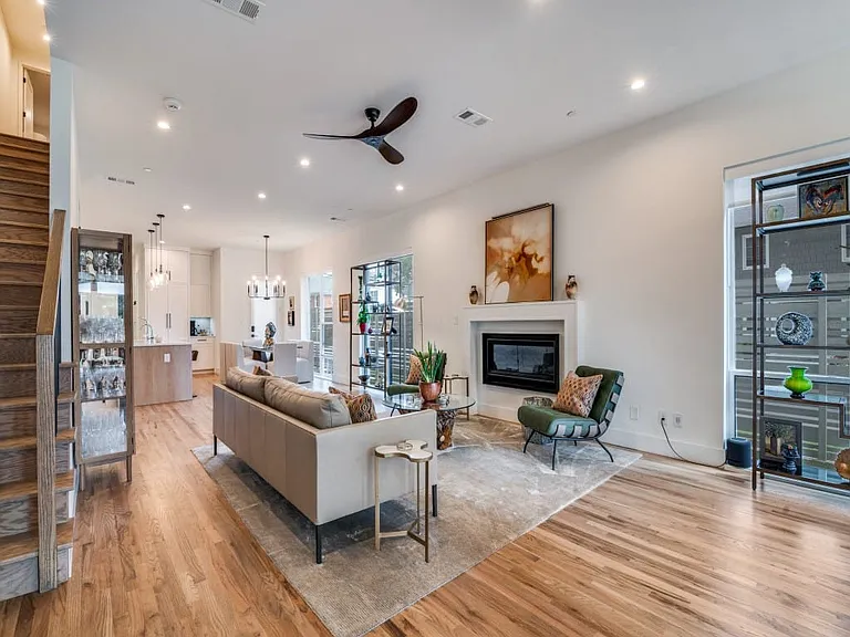 4200 University Blvd — Photo 5