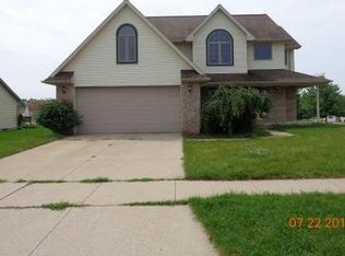 1555 Picadilly Dr, Haslett, MI 48840