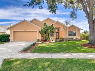 1951 Glen Meadows Cir, Melbourne, FL 32935