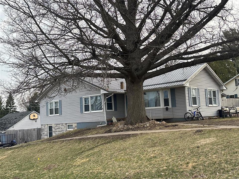 2nd image of 507 Linn St
